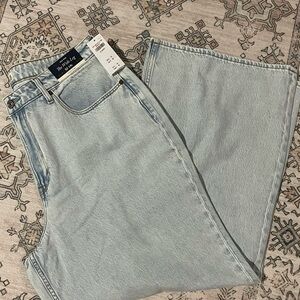 NWT Abercrombie&Fitch Wide Leg High Rise Curve Love sz14 (32) short light wash